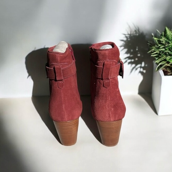 🌻NEW Diba Sleek Burgundy Suede Ankle Boots Sizes 7 - Picture 2 of 10
